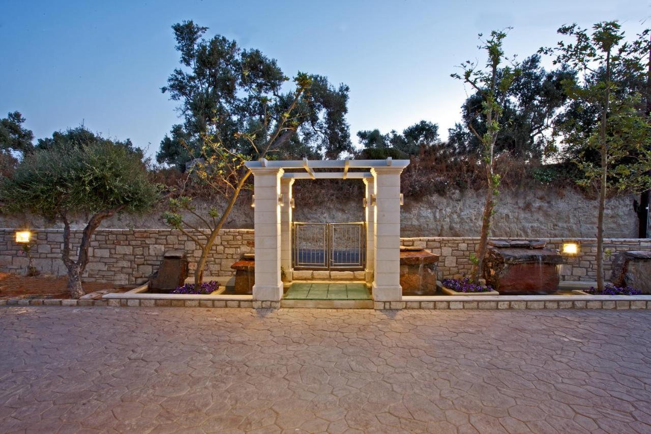 Carme Villas Adelianos Kampos Exterior photo