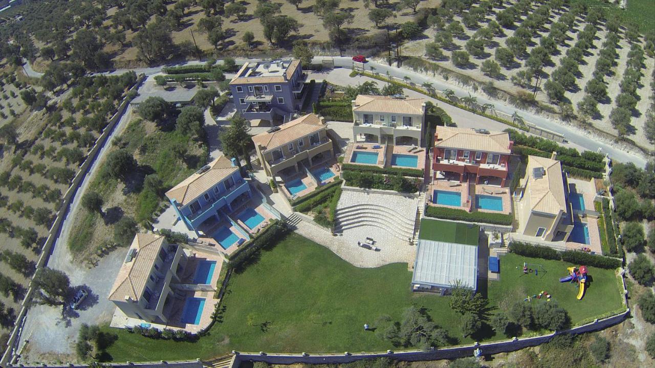 Carme Villas Adelianos Kampos Exterior photo