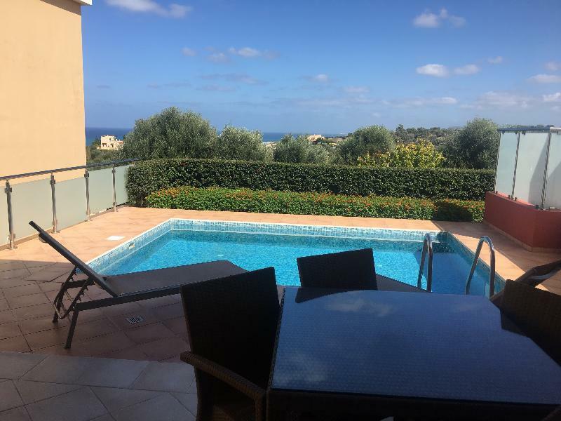 Carme Villas Adelianos Kampos Exterior photo