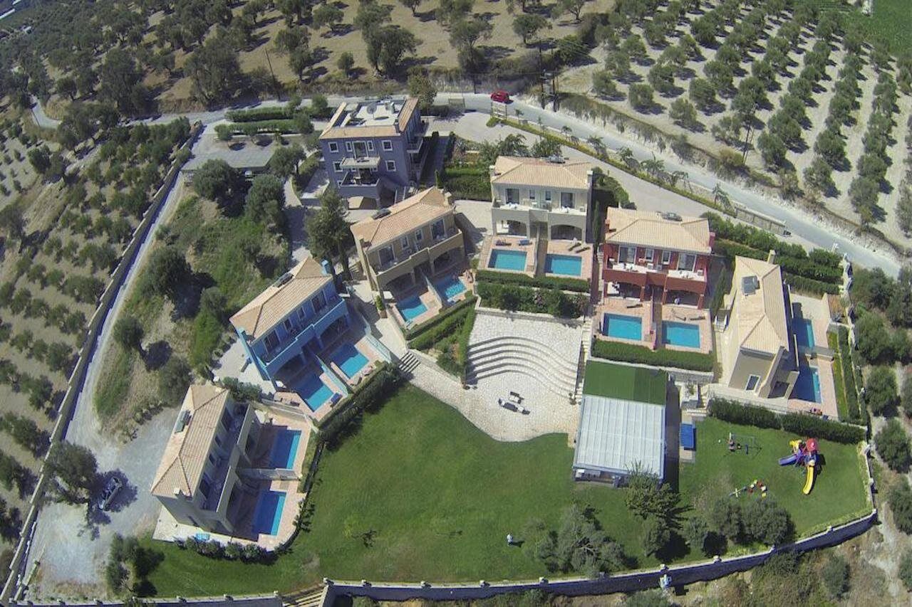Carme Villas Adelianos Kampos Exterior photo